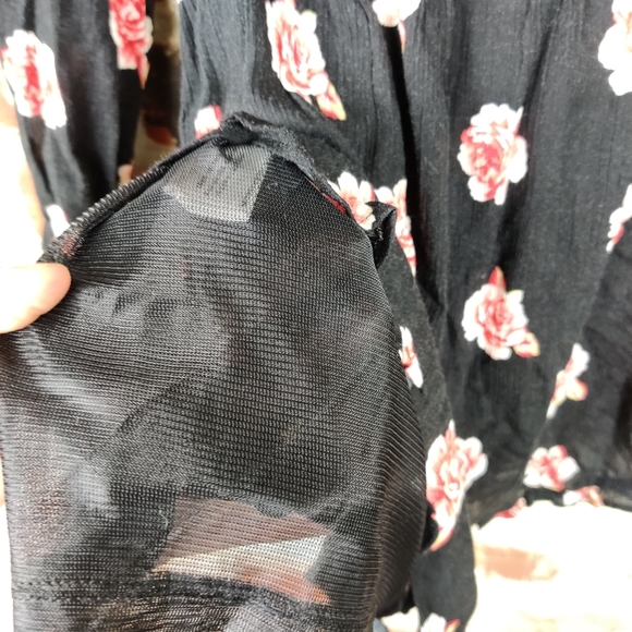 Lush Lace-up Romper - Picture 5 of 7